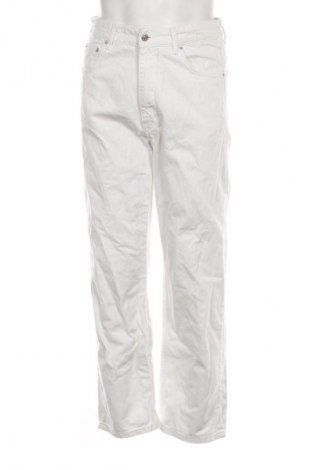 Мъжки дънки Pull&Bear, Размер S, Цвят Бял, Цена 39,14 лв.