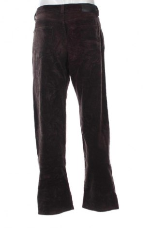 Pantaloni raiați de bărbați BOSS, Mărime M, Culoare Maro, Preț 84,99 Lei