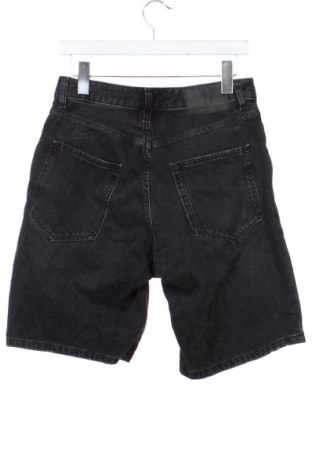 Pantaloni scurți de bărbați Pull&Bear, Mărime S, Culoare Gri, Preț 105,66 Lei