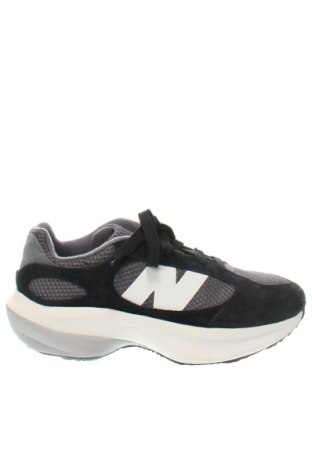 Мъжки обувки New Balance, Размер 43, Цвят Многоцветен, Цена 149,99 лв.