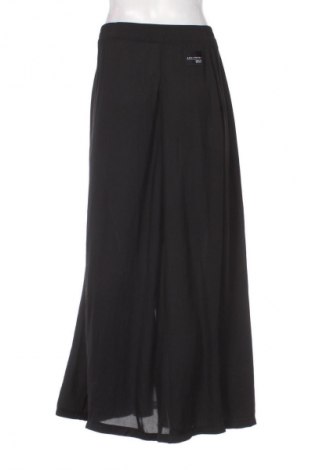 Пола Adidas, Размер XL, Цвят Черен, Цена 62,00 лв.