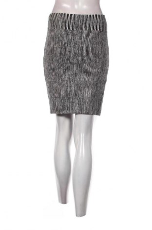 Пола BCBG Max Azria, Размер M, Цвят Многоцветен, Цена 82,22 лв.