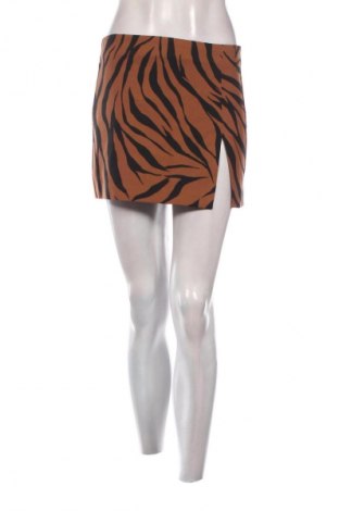 Пола Bershka, Размер S, Цвят Многоцветен, Цена 12,99 лв.
