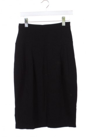 Пола Blumarine, Размер S, Цвят Черен, Цена 340,00 лв.