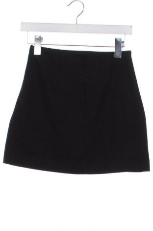 Пола H&M, Размер XS, Цвят Черен, Цена 19,00 лв.