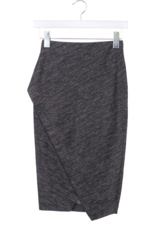 Пола H&M, Размер XS, Цвят Многоцветен, Цена 22,99 лв.