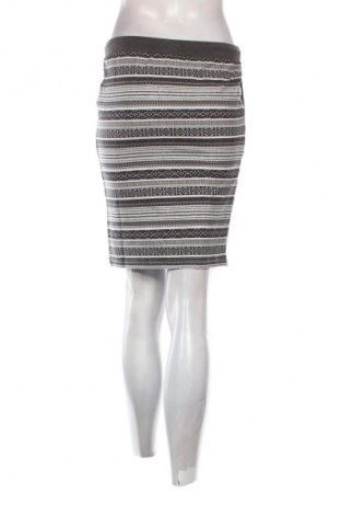 Пола Kangaroos, Размер S, Цвят Многоцветен, Цена 93,99 лв.