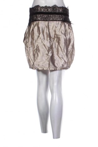 Пола Lipsy London, Размер M, Цвят Златист, Цена 19,00 лв.