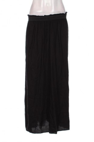 Пола ONLY, Размер S, Цвят Черен, Цена 26,98 лв.