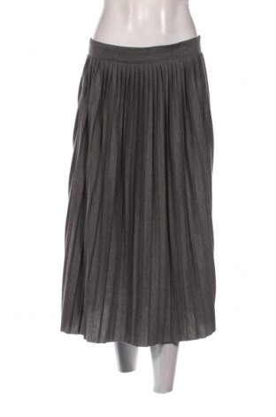Пола Pull&Bear, Размер L, Цвят Сив, Цена 19,99 лв.