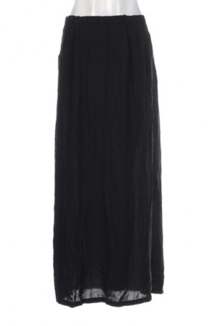 Пола Reserved, Размер M, Цвят Черен, Цена 36,10 лв.