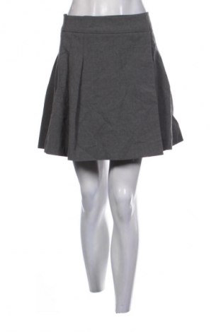 Пола Reserved, Размер S, Цвят Сив, Цена 19,00 лв.