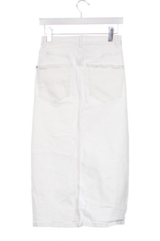 Пола Sinsay, Размер XS, Цвят Бял, Цена 29,33 лв.