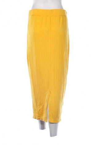 Пола Unbranded, Размер M, Цвят Жълт, Цена 35,19 лв.