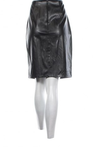 Пола Unbranded, Размер M, Цвят Черен, Цена 19,00 лв.