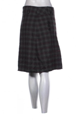 Пола Unbranded, Размер M, Цвят Многоцветен, Цена 19,00 лв.