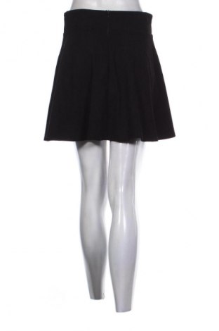 Пола Unbranded, Размер M, Цвят Черен, Цена 19,00 лв.