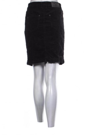 Пола Unbranded, Размер M, Цвят Черен, Цена 12,99 лв.