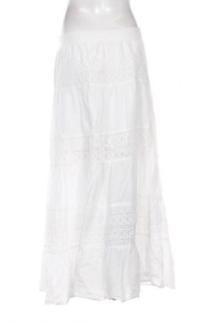 Пола VILA, Размер M, Цвят Бял, Цена 15,52 лв.