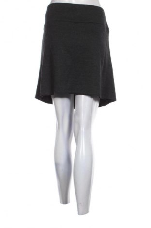 Пола Yessica, Размер L, Цвят Сив, Цена 12,99 лв.