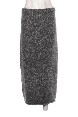 Пола Zara, Размер L, Цвят Многоцветен, Цена 27,37 лв.