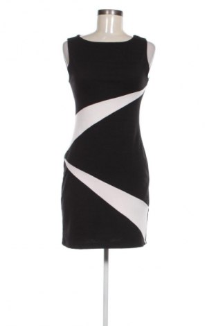 Рокля Adrom, Размер M, Цвят Многоцветен, Цена 54,34 лв.