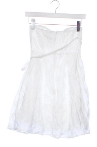 Рокля Amisu, Размер XS, Цвят Бял, Цена 29,00 лв.