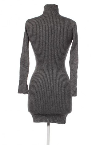 Рокля Amisu, Размер S, Цвят Сив, Цена 19,99 лв.