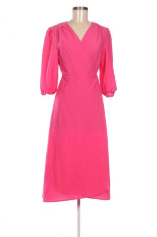 Рокля B.Young, Размер S, Цвят Розов, Цена 38,99 лв.