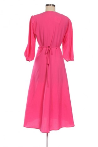 Рокля B.Young, Размер S, Цвят Розов, Цена 38,99 лв.