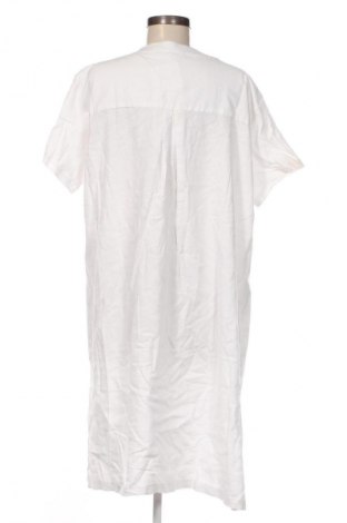 Šaty  Base Level, Veľkosť XL, Farba Biela, Cena  65,95 €