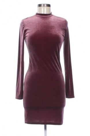Šaty  Bershka, Velikost M, Barva Fialová, Cena  366,00 Kč