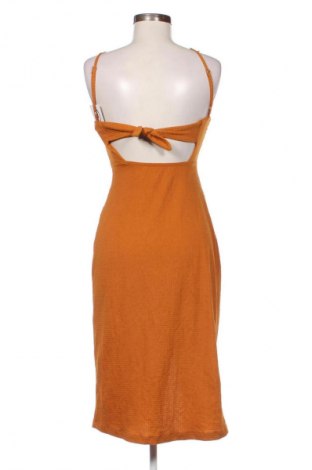 Рокля Bershka, Размер S, Цвят Оранжев, Цена 28,88 лв.