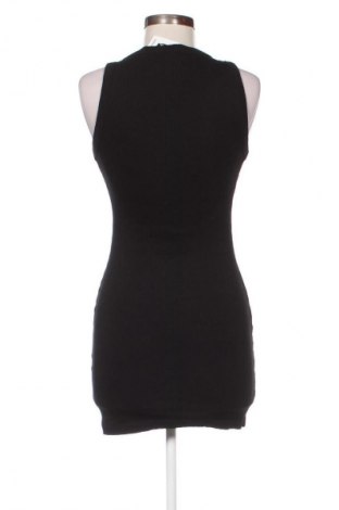 Рокля Bershka, Размер S, Цвят Черен, Цена 29,33 лв.