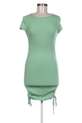 Рокля Bershka, Размер S, Цвят Зелен, Цена 29,15 лв.