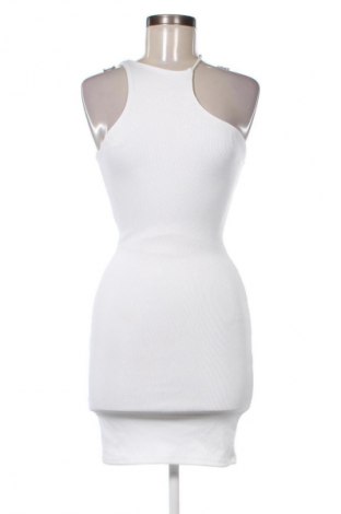 Рокля Bershka, Размер S, Цвят Бял, Цена 29,33 лв.
