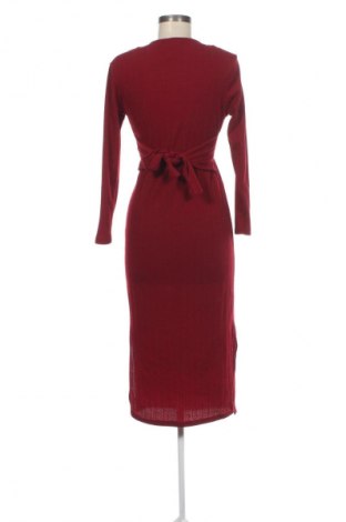 Рокля Bershka, Размер XS, Цвят Червен, Цена 29,00 лв.