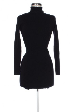 Рокля Bershka, Размер S, Цвят Черен, Цена 29,00 лв.