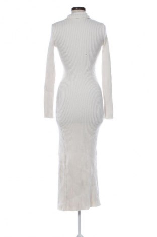 Φόρεμα Bershka, Μέγεθος M, Χρώμα Λευκό, Τιμή 14,83 €