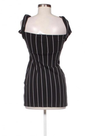 Рокля Boohoo, Размер S, Цвят Многоцветен, Цена 28,88 лв.