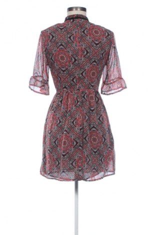 Sukienka Boohoo, Rozmiar S, Kolor Kolorowy, Cena 124,48 zł