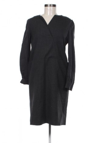 Рокля COS, Размер M, Цвят Черен, Цена 82,00 лв.