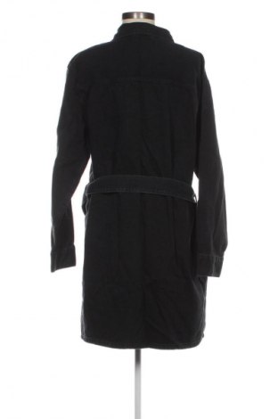 Рокля Calvin Klein Jeans, Размер L, Цвят Черен, Цена 189,99 лв.