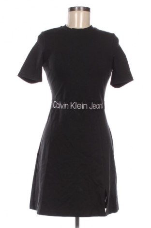 Рокля Calvin Klein Jeans, Размер S, Цвят Черен, Цена 157,99 лв.