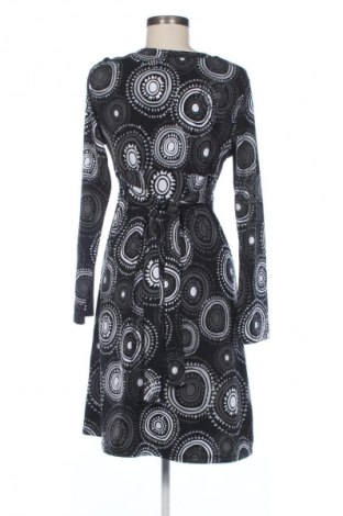 Kleid Chillytime, Größe M, Farbe Mehrfarbig, Preis € 8,99