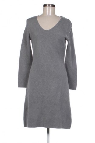 Рокля Christian Berg, Размер M, Цвят Сив, Цена 32,99 лв.