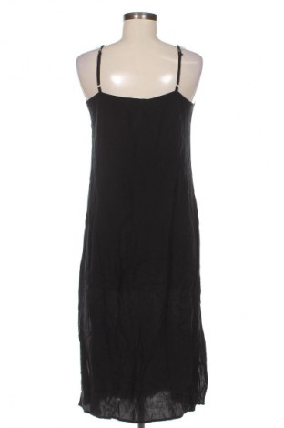 Šaty  Christian Berg, Velikost M, Barva Černá, Cena  499,00 Kč