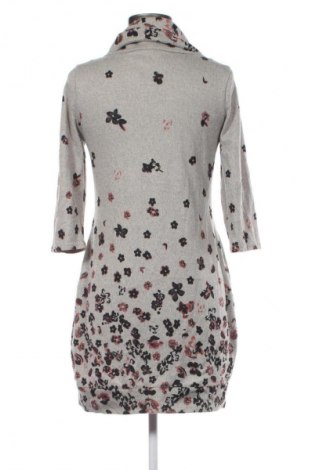 Šaty  Colloseum, Velikost M, Barva Vícebarevné, Cena  199,00 Kč