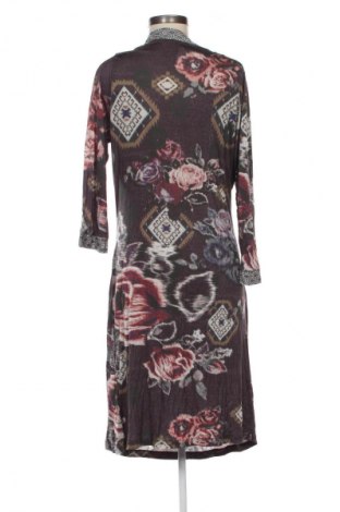 Рокля Cream, Размер XL, Цвят Многоцветен, Цена 82,11 лв.