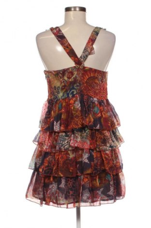 Рокля Desigual, Размер M, Цвят Многоцветен, Цена 149,99 лв.